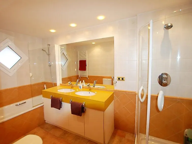 105363) Casa En Santa Cristina D'Aro Con Internet, Aire Acondicionado, Aparcamiento, Jardin Hotel España